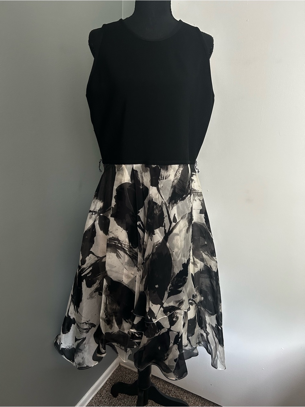 Carmen Marc Valvo Black & White Brushstroke Midi Dress